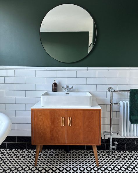 The luxurious green shade of Jade Sea turns this bathroom into a relaxing retreat 🧼 [📸: @the_pippards_victorian_home] • Have you… | Instagram Bathroom Ideas Art, 1930s Bathroom Ideas, Art Deco Bathroom Decor, 1930s Bathroom, Traditional Towel Radiator, White Towel Rail, New House Bathroom, Art Deco Bathroom, Small Bathroom Makeover