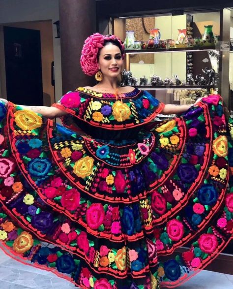 Vestido Chiapaneca Gala Mexican Dresses Traditional, Chiapas Dress, Folkloric Dress, Mexico Dress, Mexican Clothing, Traditional Mexican Dress, Ballet Folklorico, Gala Dress, Santa Art