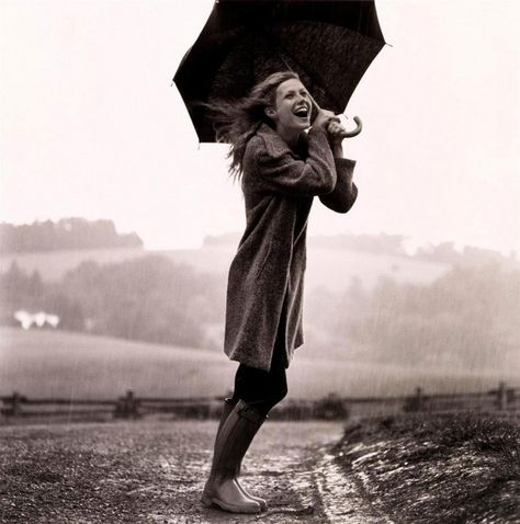 Gwyneth in her gradeur Autumn Umbrella, Holding An Umbrella, I Love Rain, Love Rain, Under My Umbrella, Steven Meisel, Singing In The Rain, When It Rains, Gwyneth Paltrow