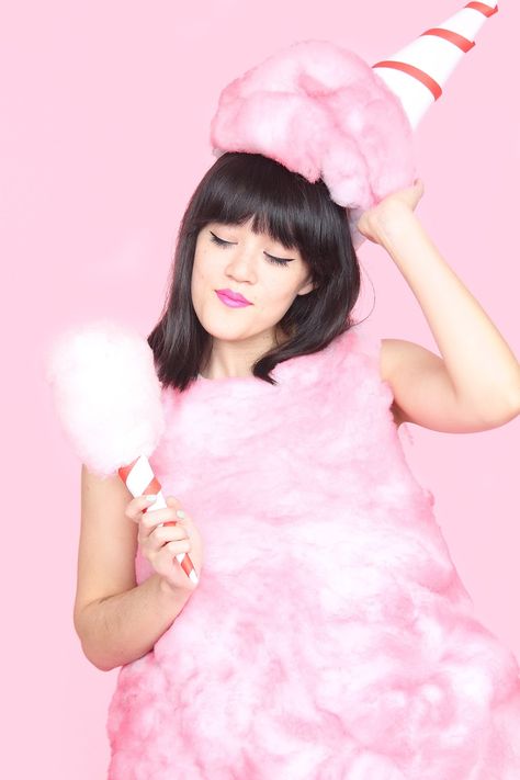 DIY Cotton Candy Halloween Costume Candy Halloween Costume Diy, Cotton Candy Costume Diy, Cotton Candy Halloween, Cotton Candy Halloween Costume, Candy Halloween Costume, Diy Cotton Candy, Candy Halloween Costumes, Cotton Candy Costume, Costumes Faciles