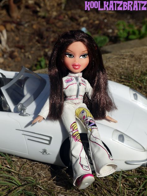 Drag Race Outfits Car, Race Car Outfit Aesthetic, Race Car Aesthetic Outfits, Katia Bratz, Race Car Jackets, Race Car Outfit, Car Outfit, Race Outfit, Drag Queen Outfits