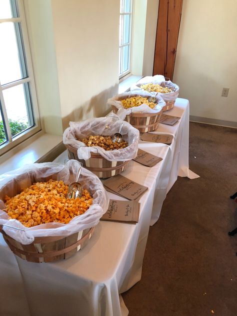 Table Snacks For Wedding, Snack Table Ideas Party Graduation, Rustic Popcorn Bar, Wedding Snack Bar Ideas Simple, Wedding Reception Snack Table, Popcorn Station Party, Snack Bar Wedding Receptions, Snack Station Wedding, Wedding Snacks Table