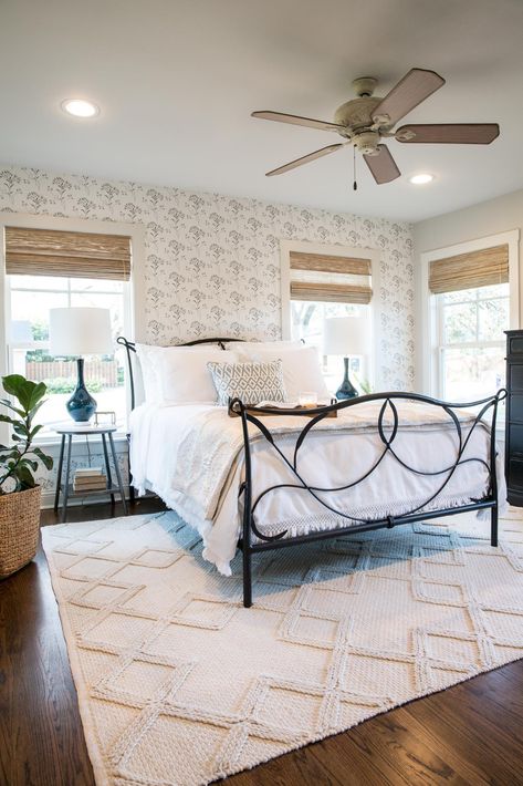 Get This Look: Fixer Upper Baker House Master Bedroom #bedroomideas #bedroomdesign #bedroomdecor #decoratingideas #remodelaholic Fixer Upper Bedroom, Joanna Gaines Bedroom, Fixer Upper Bedrooms, Joanna Gaines Decor, Wood Canopy Bed, Magnolia Market, Bohemian Bedroom Decor, Christmas Bedroom, Master Bedrooms Decor