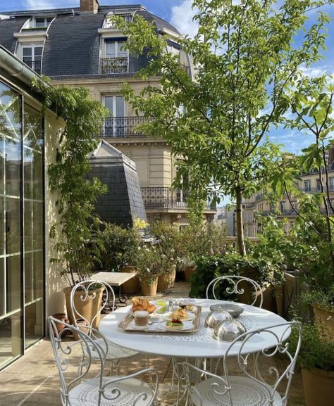 Paris Flat Parisian Apartment, Small Paris Apartment, Paris Penthouse, Saint James Paris, Parisian Balcony, Rooms Apartment, Paris Flat, Photography Places, Paris Garden