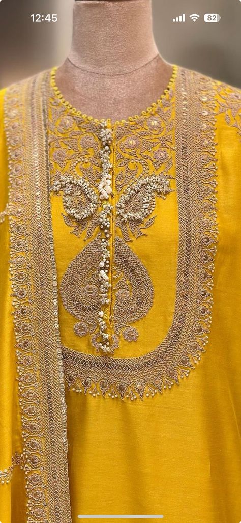 Marodi Work Sabyasachi, Marori Work Embroidery, Anamika Khanna Suits, Anamika Khanna Embroidery, Pakistan Embroidery, Machine Embroidery Designs For Suits, Kurta Neckline, Marodi Work, Fancy Dress Patterns