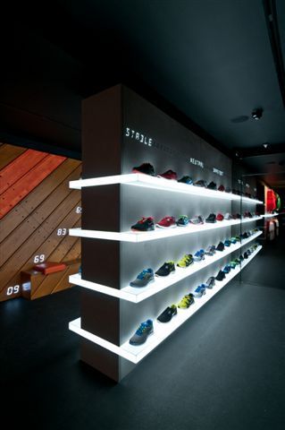 Nike Retail, Shoe Store Design, Retail Lighting, Rocky Point, Exhibit Design, Design Blogs, Retail Store Design, Shoe Display, Retail Interior