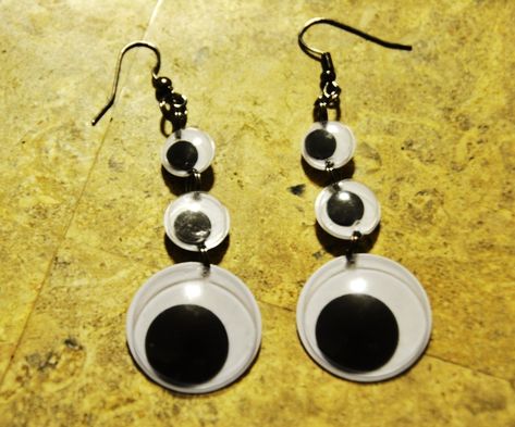 Googly Eye Art, Diy Accessories Aesthetic, Eyeball Earrings, Lesbian Earrings, Eyes Jewelry, Recycled Earrings, Weird Jewelry, Quirky Jewelry, Quirky Earrings