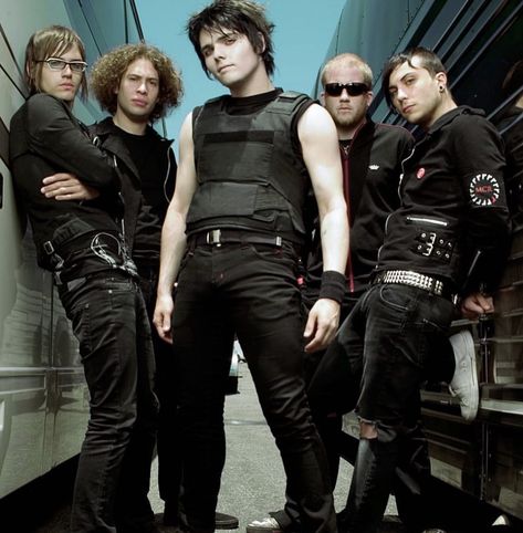 My Chemical Romance Revenge Era, Mcr Revenge Era, Mcr Revenge, Revenge Era, Alt Rock, I Love Mcr, Mikey Way, Gerard Way, Emo Bands