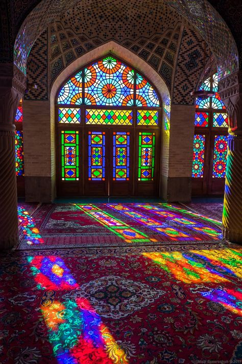 nasir al mulk mosque #shiraz #iran #sun #window #mosque no people #4K #wallpaper #hdwallpaper #desktop Wallpaper Islami, Shiraz Iran, L'art Du Vitrail, Iranian Architecture, Persian Architecture, Mosque Architecture, Iranian Art, Shiraz, 판타지 아트