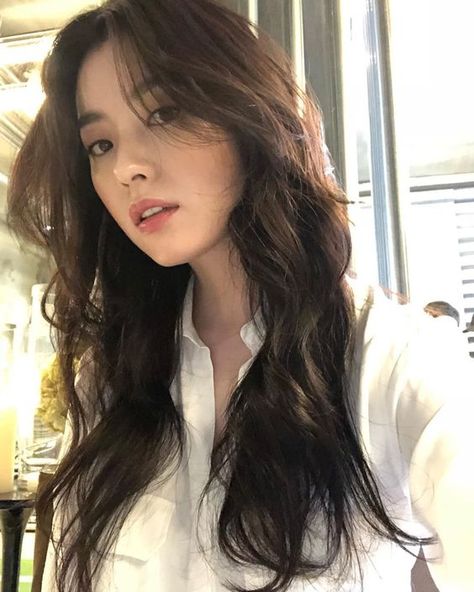 Korean Hairstyle Long, Korean Wavy Hair, Styling Hairstyles, Korean Long Hair, Medium Long Haircuts, Haircut Hairstyle, Long Wavy Hair, Asian Hair, Summer Hair