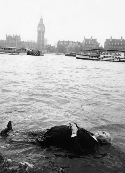 Alfred Hitchcock floating down the Thames River, 1972 Murakami Haruki, Michelangelo Antonioni, Pier Paolo Pasolini, Photo Star, 사진 촬영 포즈, I Love Cinema, River Thames, Alfred Hitchcock, Brutalism