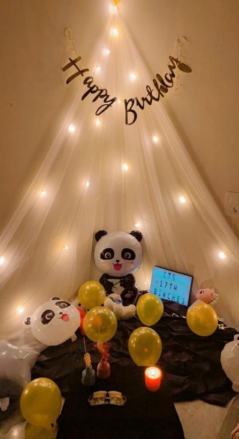 Birthday Room Corner Decorations, Net Birthday Decoration, Simple Canopy Decoration For Birthday, Canopy Ideas For Birthday, Balloon Decorations In Room, Birthday Net Decoration, Net Decoration Ideas Birthday Parties, Girls Birthday Decoration Ideas At Home, Canopy Birthday Decoration At Home