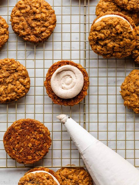 How to make pumpkin oatmeal cream pies on sallysbakingaddiction.com Pumpkin Oatmeal Cream Pies, Pumpkin Cream Pie, Sallys Baking, Pumpkin Oatmeal Cookies, Oatmeal Cream Pies, Pumpkin Ice Cream, Cream Pies, Oatmeal Cookies Chewy, Sally's Baking