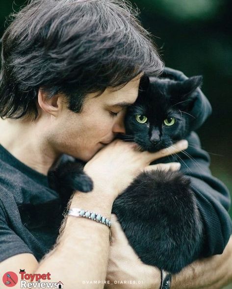 How cute is Ian Somerhalder snuggling this black floff. We've more heartwarming pics inside! Men With Cats, Ian Joseph Somerhalder, Ian Somerhalder Vampire Diaries, Damon Salvatore Vampire Diaries, Vampier Diaries, Vampire Diaries Wallpaper, Vampire Diaries Damon, Nikki Reed, Vampire Diaries Cast