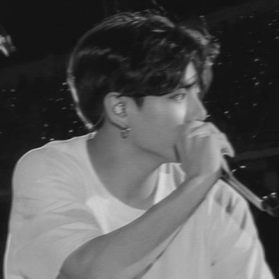 Bts Black And White, Jeon Jeongguk, Jungkook Aesthetic, Bts Aesthetic Pictures, Black And White Aesthetic, Bts Chibi, Jungkook Cute, Foto Jungkook, White Aesthetic