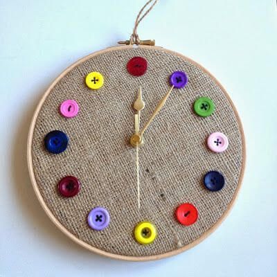 25 DIY Unique Faux Wall Clock Ideas To Decorate Home - 194 Christmas Sewing Gifts, Sewing Christmas Gifts, Clock Craft, Faux Walls, Diy And Crafts Sewing, Craft Stuff, Wood Clocks, Diy Clock, Boys Bedroom