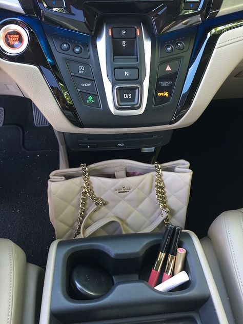 Minivan Organization Ideas, Mom Suv Organization, Mini Van Organization, Minivan Organization, Honda Odyssey Hacks, Honda Odyssey Organization, Minivan Mom, Car Middle Console Organization, Honda Oddysey