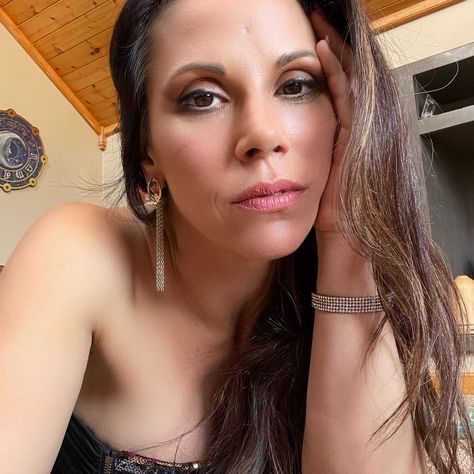 Thick Hips, Mickie James, Dry Lips, Instagram Profile, Lips, Instagram Photos, On Instagram, Instagram