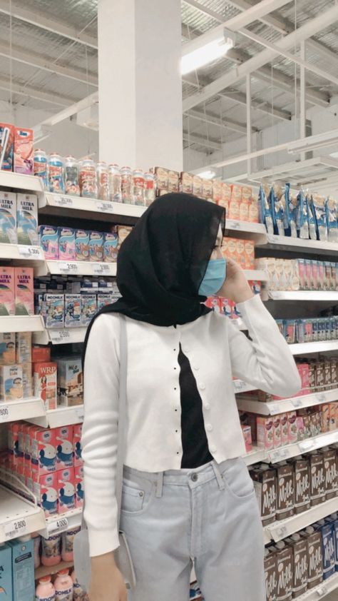 Cardigan Rajut Crop, Crop Cardigan Outfit Hijab, Ootd Cardigan Crop Hijab, Ootd Cardigan Crop, Cardigan Hijab Outfit, Outfit Cardigan Hijab, Ootd Highwaist, Ootd Hijab Cardigan, Outfit Rajut