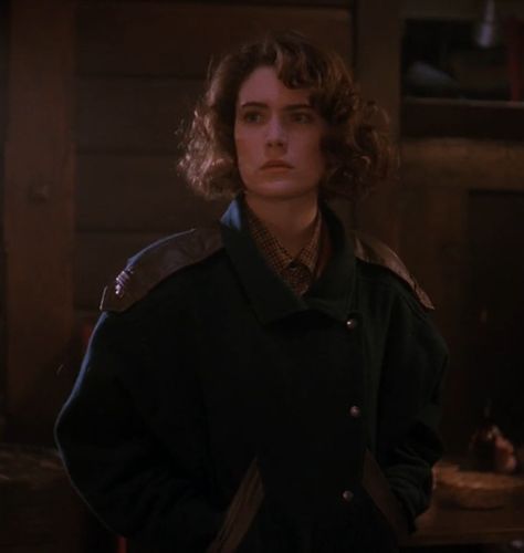 Donna Twin Peaks, Twin Peaks Characters, Donna Hayward, Twin Peaks Fashion, Twin Peaks Inspired, Hair Inspired, Inspired Clothes, Just For Today, Movies Aesthetic