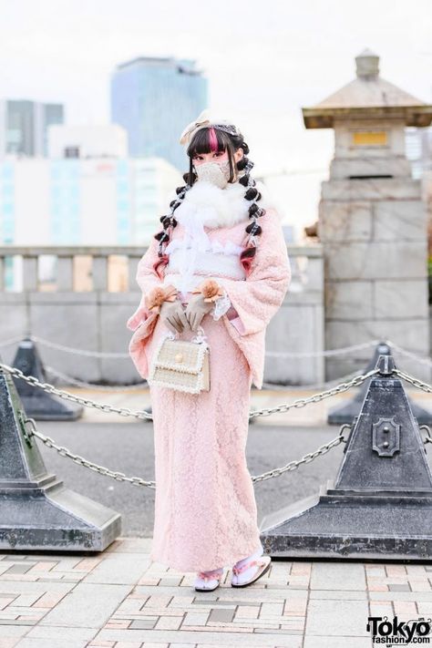 Twintails Hairstyle, Rinrin Doll, Subculture Fashion, Japanese Lolita Fashion, Winter Kimono, Harajuku Tokyo, Faux Fur Stole, Traditional Japanese Kimono, 일본 패션