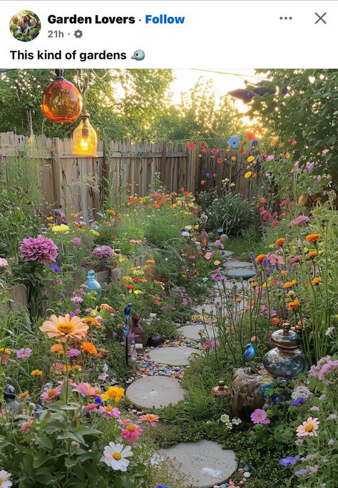 Cute Cottage Garden, Wild Flowers In Front Of House, Flower Backyard Ideas, Backyard Meadow Garden, Gallery Garden Ideas Small Flat, English Courtyard Garden, Walk Through Garden Ideas, Backyard Whimsical Garden Ideas, Pretty Garden Ideas Backyards