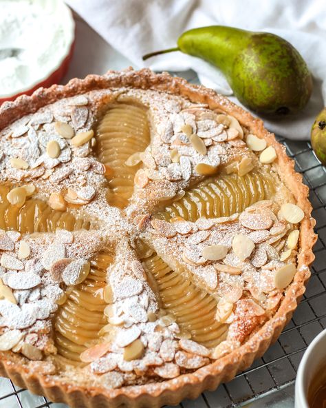 Frangipane Tart Recipe, Vegan Pate, Vegan Tarts, Frangipane Tart, Sliced Pears, Tart Recipe, Crust Recipe, Vegan Condiments, Vegan Cake