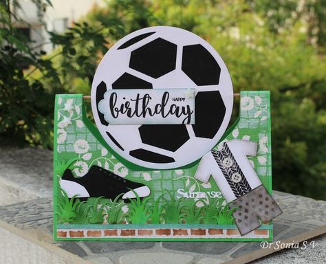 Cards ,Crafts ,Kids Projects: Interactive Spinning Ball Card Tutorial Birthday Cards Ideas, Kids Characters, Spinner Card, Recycling Crafts, Soccer Cards, Diy Pop, Mens Cards, Football Card, Interactive Cards