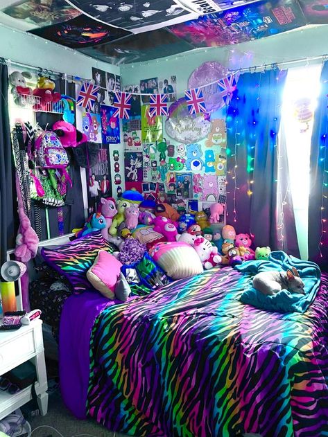 Scene Room 2000s, Scenecore Room Decor, 2000s Scene Bedroom, Scene Kid Room Ideas, Scene Room Aesthetic, Emo Bedroom 2000s, Scene Bedroom Ideas, Scenecore Bedroom, Scene Room Ideas