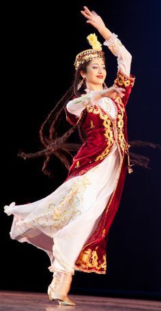 Persian dance. Mariam-Khorezm Red Dance Costumes, Persian Dance, Red Dance, Cultural Dance, Belly Dancing Classes, Costumes Around The World, Dance World, World Dance, Traditional Dance