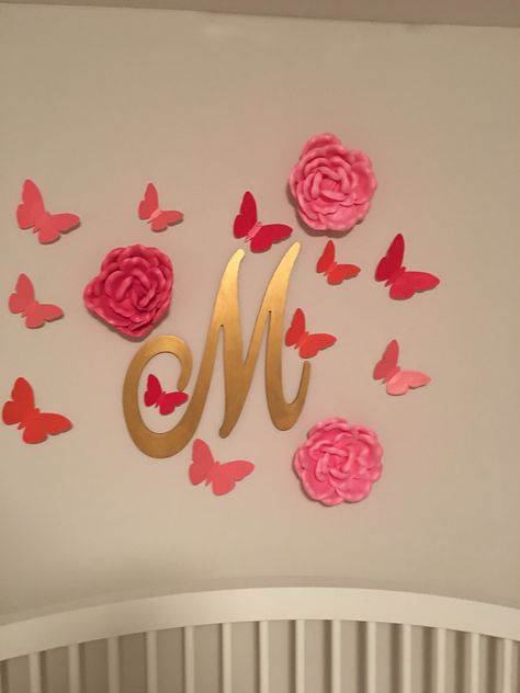 Girls Butterfly Bedroom, Butterfly Bedroom Ideas, Girls Fairy Bedroom, Girls Bedroom Wall Decor, Butterfly Room Decor, Butterfly Bedroom, Baby Decor Diy, Butterfly Room, Girls Room Wall Decor