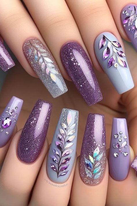 Fall Nail Art Ideas, Chic Nail Art, Nails Chrome, Fall Nail Trends, Fall Nail Art Designs, Lavender Nails, Leaf Patterns, Winter Nail Art, Fall Nail Art