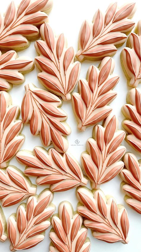 Maple Leaf Cookies Decorated, Fall Leaves Decorated Cookies, Fall Floral Cookies, Leaf Royal Icing Cookies, Leaf Cutout Cookies, Leaf Sugar Cookies Decorated, Fall Leaf Cookies Decorated, Leaf Cookies Royal Icing, Fall Flower Cookies