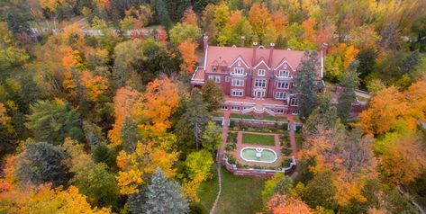 Autumn photos of a Duluth, MN mansion Jacobean Architecture, Glensheen Mansion, Autumn Photos, Mansion Tour, Garden Estate, Duluth Mn, Fall Travel, Historic Home, Lake Superior