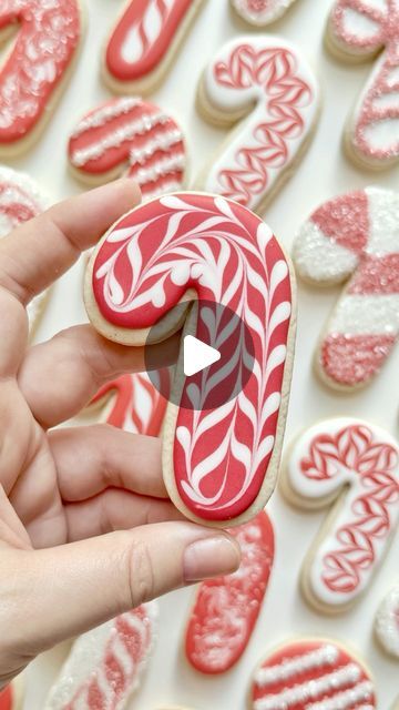 Grace Gaylord on Instagram: "A classic + simple wet on wet design everyone should konw how to do!   ➡️ Comment TWIST and I’ll send you a DM (direct message) with the class website link! (Or if you’re seeing this on FB I’ll respond with a comment ☺️)  Included in this online class:  ❤️ 8 designs all on a candy cane with 1 consistency and just 2 colors!  🤍 45-minute pre-recorded class recording (can take as many times and anytime is convenient) ❤️ digital workbook (detailed instructions on recipes, links for what you need to you buy, prep work, step-by-step photo instructions for decorating each cookie and much more!) 🤍 Beginner skill level (although all of my classes can be taken by any skill level)  ❤️ All resources are available to you for FOREVER!  👀👀👀 Link is in my bio to learn mor Cookie Decorating Candy Cane, Christmas Cookies Decorated Candy Cane, Decorating Candy Cane Cookies, Candy Cane Christmas Cookies Decorated, Candy Cane Cookie Decorating, Candy Cane Sugar Cookies Royal Icing, Candy Cane Decorated Sugar Cookies, Candy Cane Royal Icing Cookies, Frosted Christmas Cookies Designs