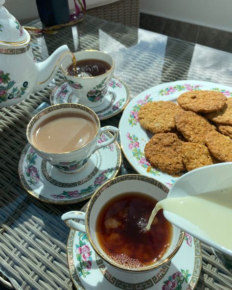 Tea Breakfast Aesthetic, British Afternoon Tea Aesthetic, English Breakfast Tea Aesthetic, Cream Tea Aesthetic, British Breakfast Aesthetic, English Tea Time Aesthetic, London Tea Aesthetic, London Breakfast Aesthetic, British Tea Aesthetic