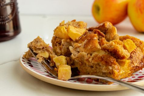 Apple Cinnamon French Toast Casserole Apple Breakfast Casserole, Apple Cinnamon Streusel Muffins, Cinnamon French Toast Casserole, Apple Cinnamon French Toast, Apple French Toast Bake, Oven French Toast, Cinnamon Streusel Muffins, Apple French Toast Casserole, Apple French Toast