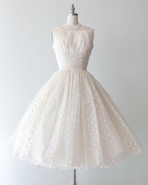 No photo description available. Short Vintage Wedding Dress, Classic Party Dress, Rockabilly Wedding Dresses, Party Dress 2023, Two Piece Bridesmaid Dresses, Polka Dot Wedding Dress, Flowy Prom Dresses, Wedding Dress Detachable Skirt, Puffy Prom Dresses