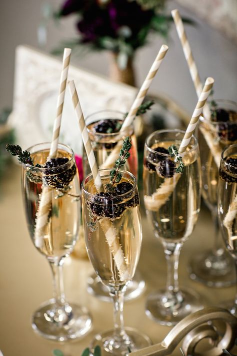 Sophisticated Sips - www.theperfectpalette.com - Mandy Evans Photography, Abby Mitchell Events, He Loves Me Flowers Gold Party Food, Christmas Masquerade Party, Gatsby Birthday Party, Gold Drinks, Glamour Party, Elegant Birthday Party, Nye Party, Elegant Birthday, Mystery Party