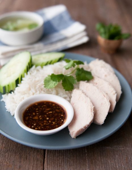 Khao Man Gai - Thai-Style Chicken and Rice 6 | Thailand Recipes Khao Man Gai, Spicy Shrimp Salad, Tom Yum Goong, Chicken And Rice Dishes, Hainanese Chicken, Laos Food, Massaman Curry, Tom Yum, Thailand Food