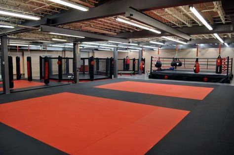 Fight Club Pittsburgh Mixed Martial Arts Gym Systema Martial Art, Bjj Gym, Dojo Design, Dojo Ideas, Martial Arts Gym, Muay Thai Gym, Martial Arts Club, Mixed Martial Arts Training, Gym Design Interior