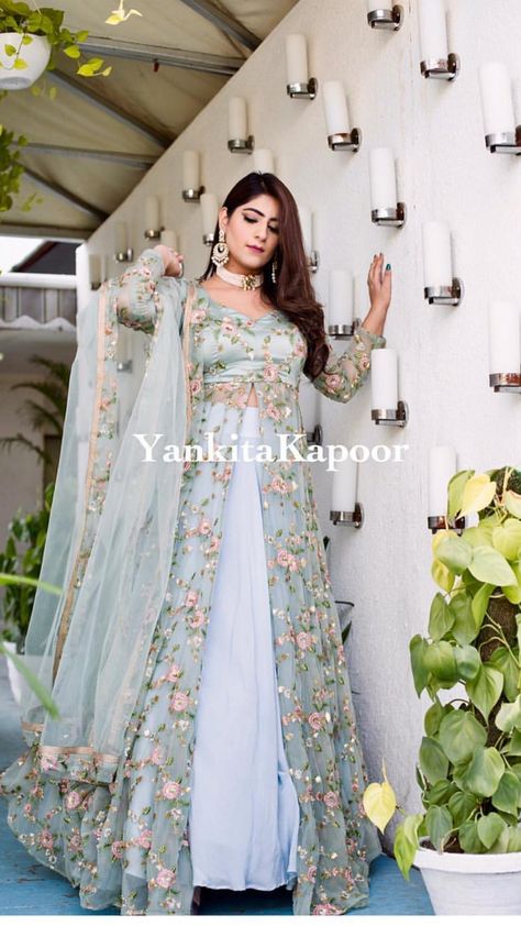 Churidar Ideas, Dolly Singh, Sharara Design, Long Frocks For Women, Lehenga For Wedding, Easy Diy Fashion, Indian Bridesmaid Dresses, Long Frock Designs, Fashion Dresses Formal