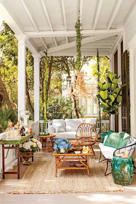 5 DIY Projects That Will Make Your Porch the Envy of the Neighborhood Long Front Porch, Bohemian Porch, Porch Parties, Outdoor Diy Projects, Front Porch Decorating, Outdoor Living Room, Porch Design, The Porch, Porch Patio