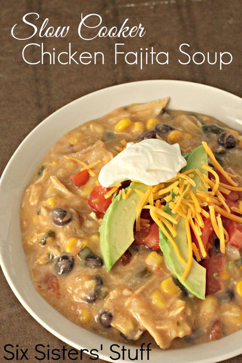 Slow Cooker Creamy Chicken Fajita Soup from SixSistersStuff.com. This was so easy and good! #soup #dinner Six Sisters Chicken Tortilla Soup, Creamy Chicken Fajita Soup, Fajita Soup, Dinner Crockpot, Fajita Chicken, Dinner Soup, Chicken Fajita Soup, Slow Cooker Creamy Chicken, Six Sisters Stuff