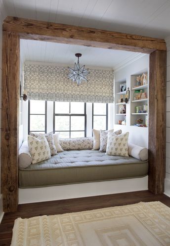 Wall Nooks, Cozy Home Library, Window Seat Design, Bedroom Seating Area, Bedroom Seating, Trendy Living Rooms, In The Corner, Trendy Bedroom, Country House Decor