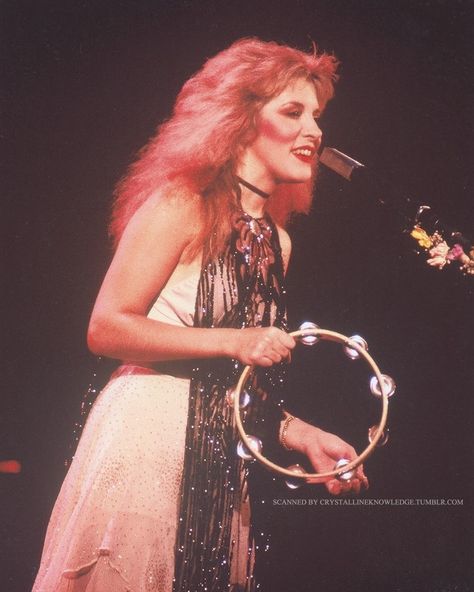 Mirage Tour 🌙 Please follow m Stephanie Lynn, Stevie Nicks Style, Stevie Nicks Fleetwood Mac, I'm With The Band, Stevie Nicks, Fleetwood Mac, Look Vintage, Mode Vintage, Girl Crush