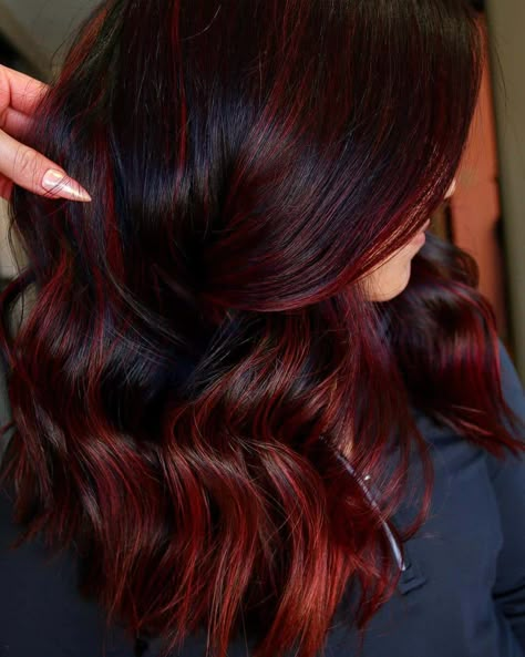 Dark Hair Red Highlights, Hair Red Highlights, Highlights In Brown Hair, Hair With Red Highlights, Red Highlights In Brown Hair, Hairstyles Art, Dark Red Hair, Red Brown Hair, Red Highlights