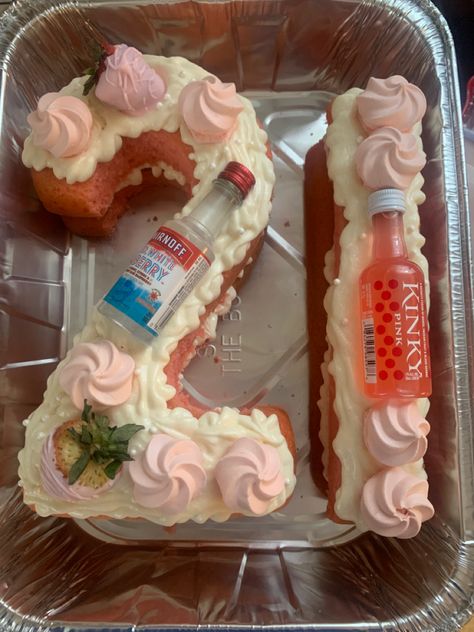 Cake With Mini Liquor Bottles, Liquor Bottle Cake, Strawberry And Cream, Bottle Cake, Mini Liquor Bottles, 21st Birthday Cake, Liquor Bottle, Winter Pictures, Liquor Bottles