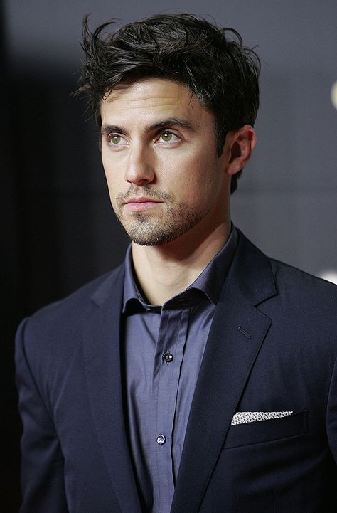 "Heroes" Countdown To The Premiere Milo Ventimiglia Milo Ventimiglia Gilmore Girls, Jess Mariano, Gilmore Girl, Milo Ventimiglia, Actrices Hollywood, The Perfect Guy, Man Crush, Gilmore Girls, Celebrities Male