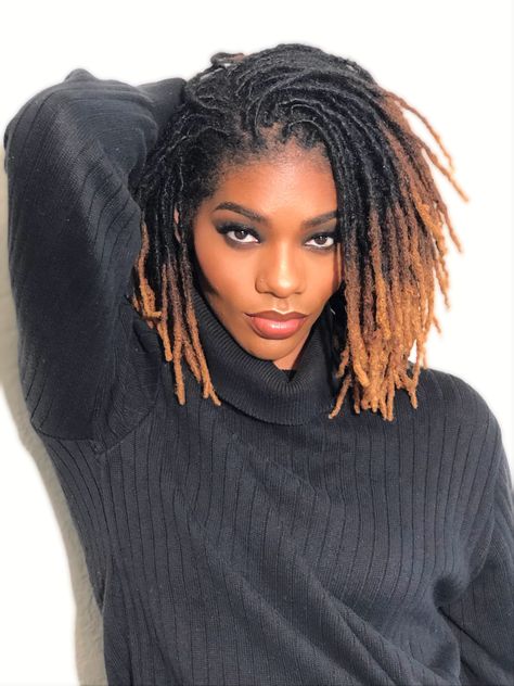 Dred Locks Women, Locs Hairstyles With Color, Colored Loc Tips, Smedium Locs Black Women, Dreadlock Bobs, Shoulder Length Dreadlocks, Dreds Locs, Short Locs Photoshoot Black Women, Dreadlock Bob Black Women